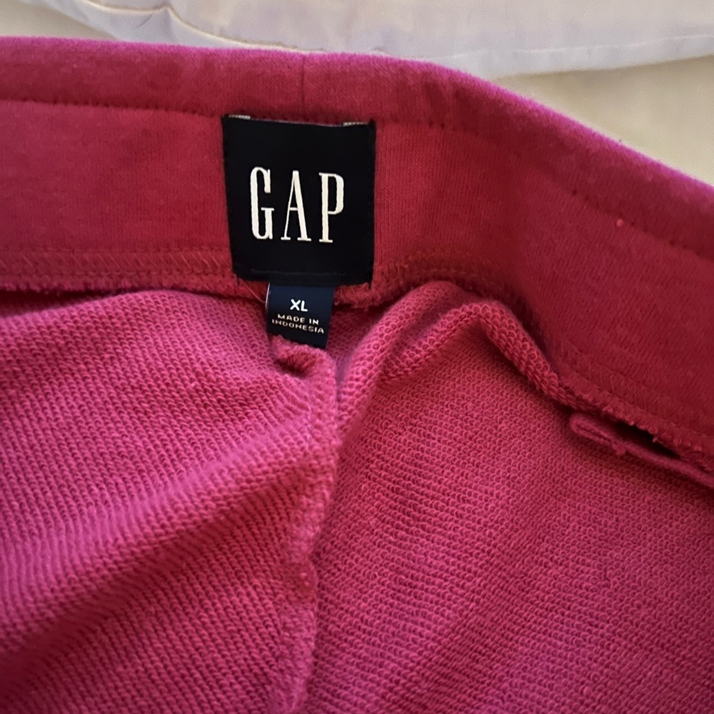 GAP Women's Vibrant Pink Athletic Shorts - Picture 2 of 6